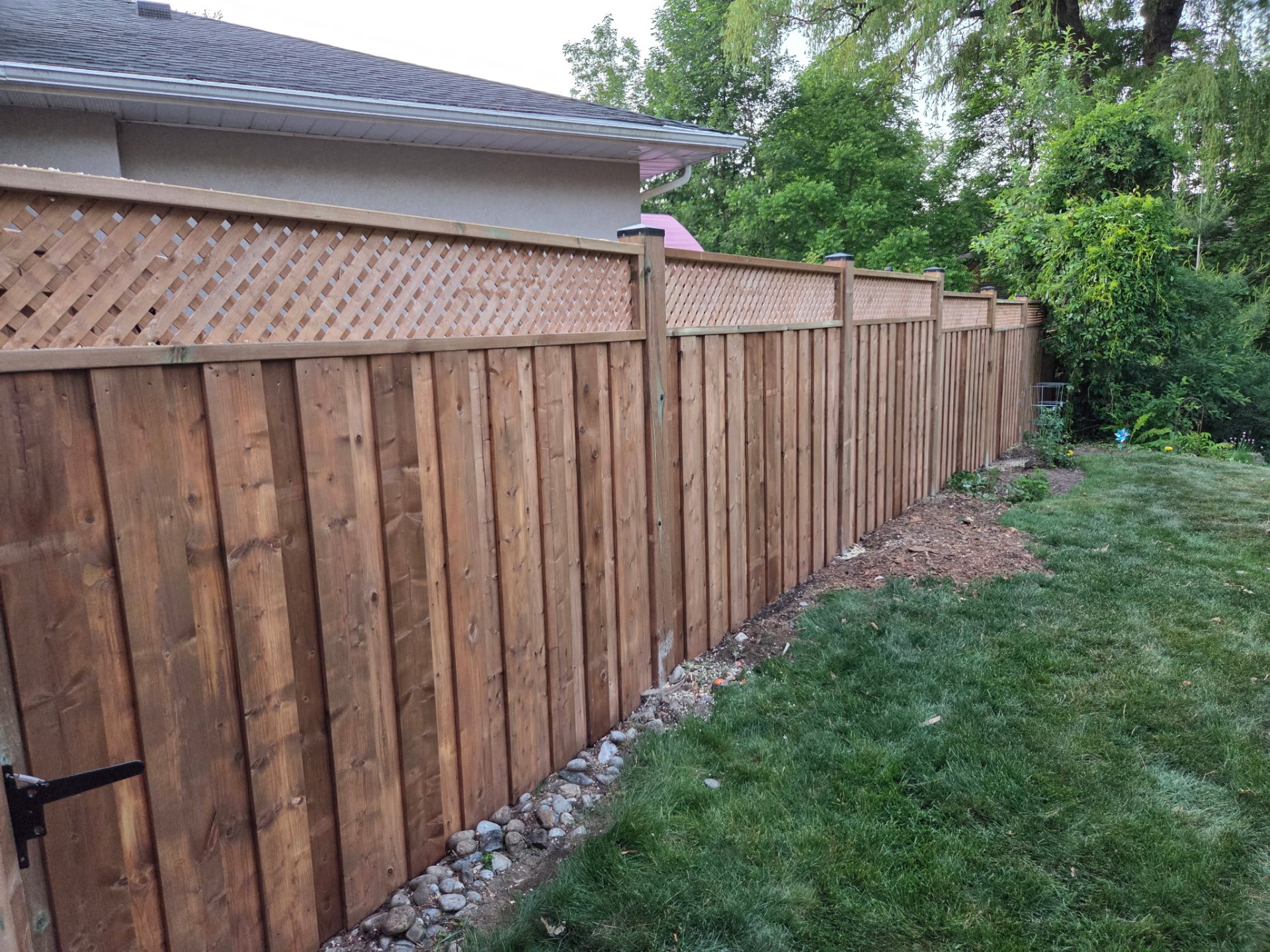 Oakville – Lattice Top Fence