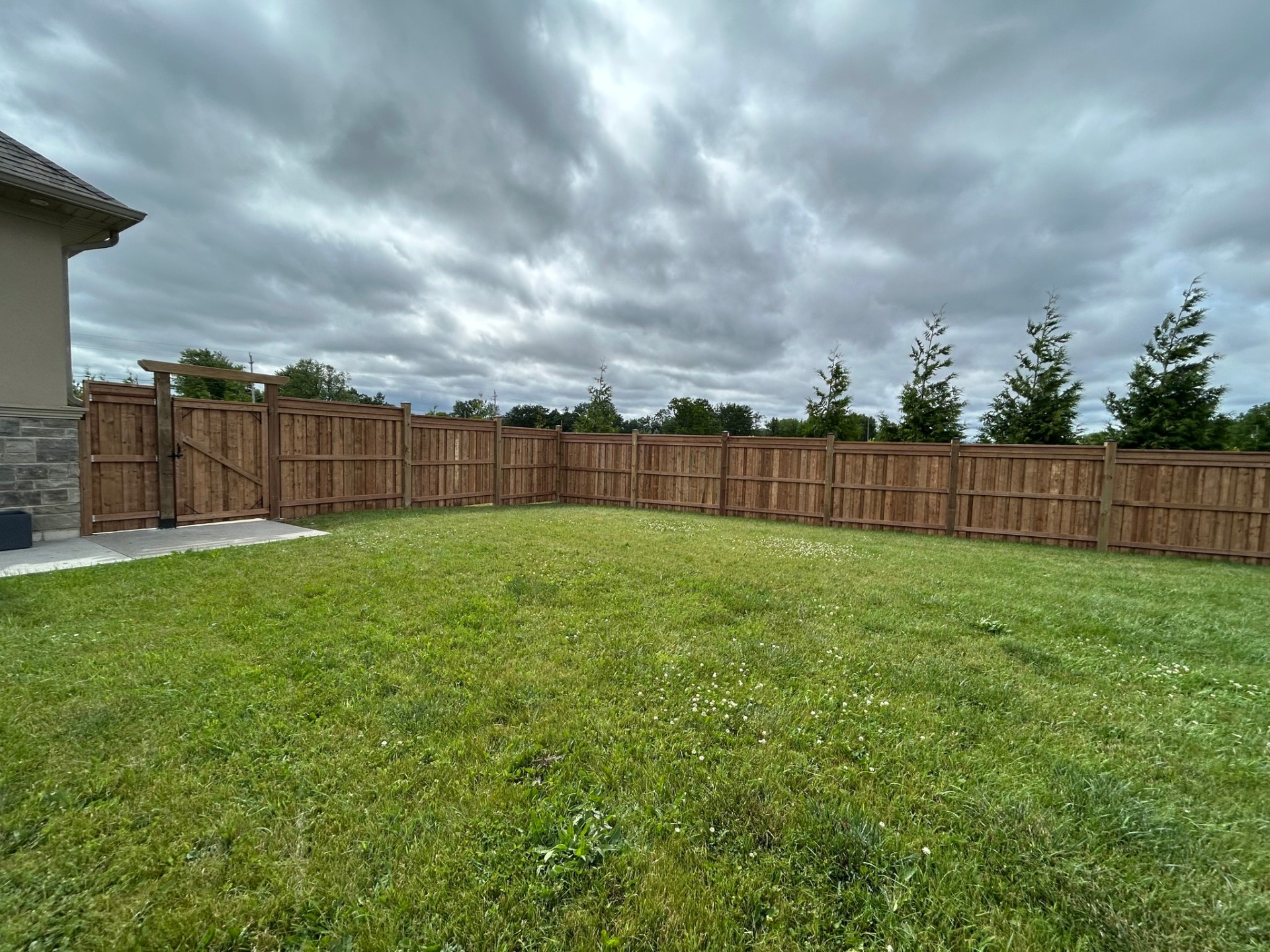GTA – Backyard Privacy Wood Fence
